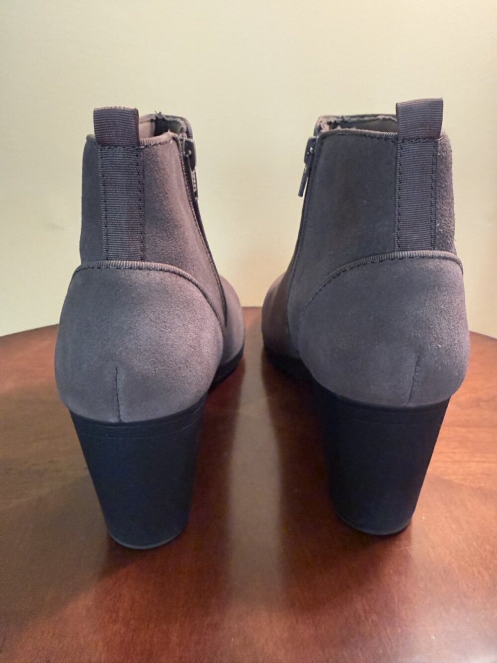 Clarks Gray Booties NIB - Picture 5 of 8